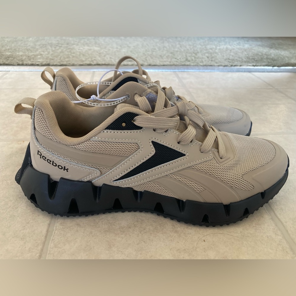 Reebok Zig Vector Men's Shoe Athletic Sneakers Running Trainer New Size 9